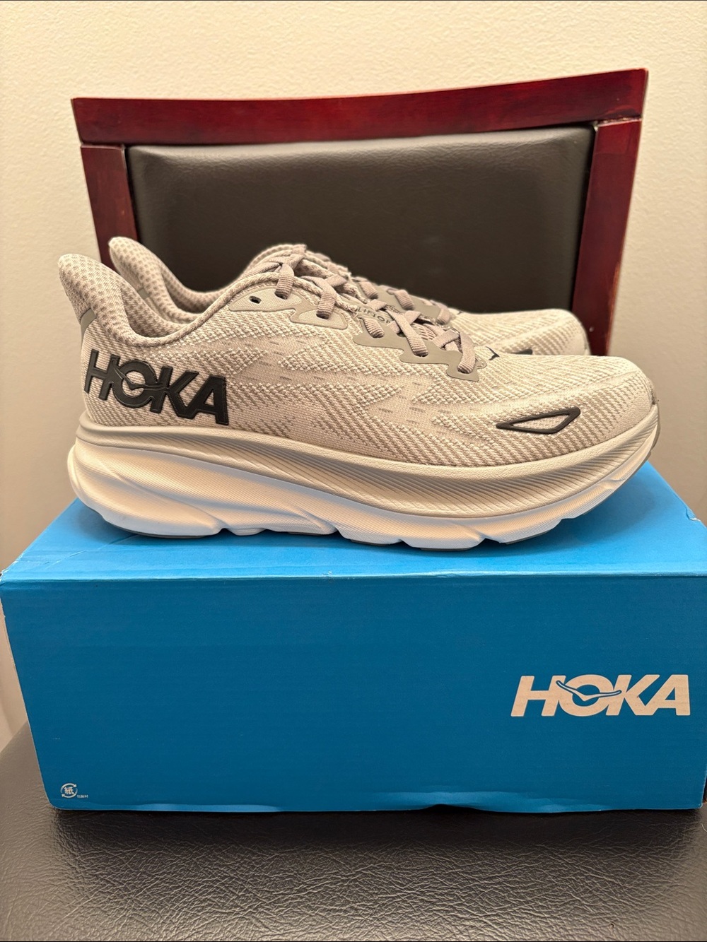 New Hoka Men's Clifton 9 Running Shoes - Gray/White Size 7